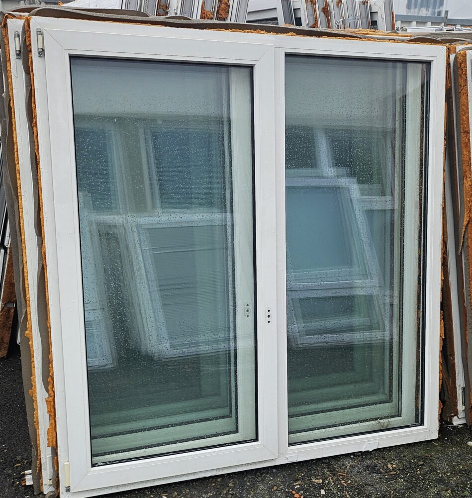 Použité plastové okno 160x167 cm, biele, dvojsklo