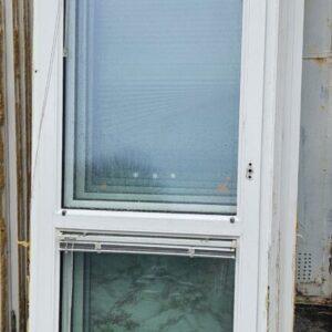 Použité plastové balkónové jednokrídlové dvere