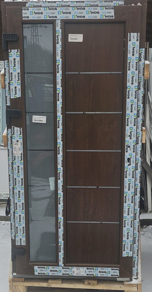 Nové vchodové dvere 100 × 205 cm – ľavé, farba orech, dvojsklo mliečne